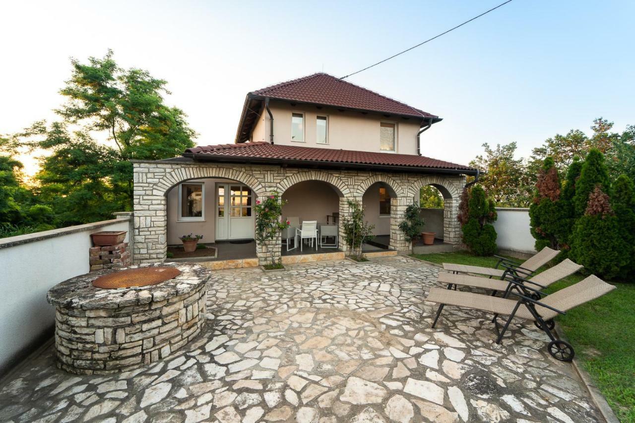 Danubio Residence Aljmaš 외부 사진